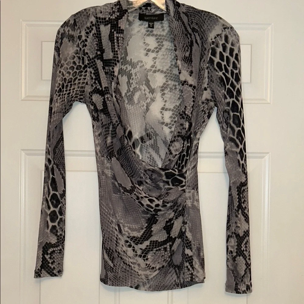 Karen Kane Sheer Snakeskin LS Top M Black/Gray Maximalist Gathered Waist USA